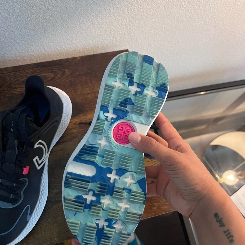 G/FORE Navy Sneakers with Pink Tabs and White Soles - Picture 6 of 8